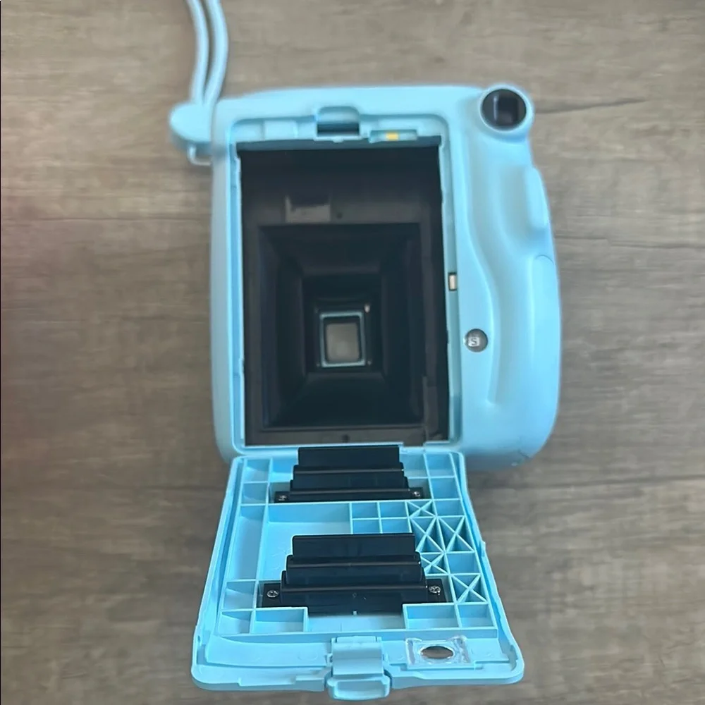 Fujifilm Instax Mini 11 Sky Blue Instant Camera